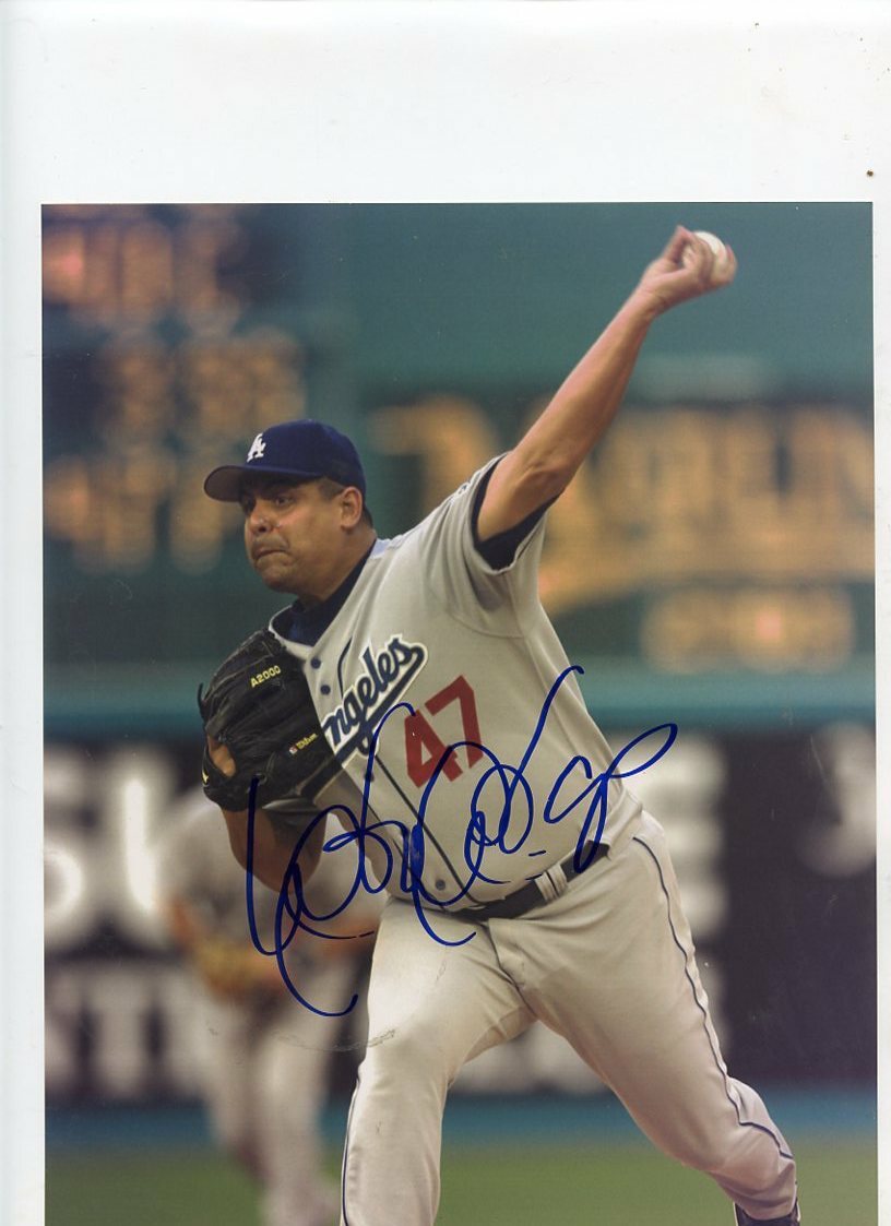 WILSON ALVAREZ LOS ANGELES DODGERS SIGNED 8X10 PHOTO W/ COA