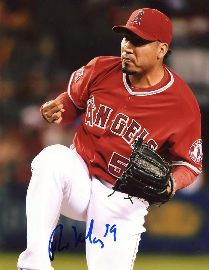 FERNANDO SALAS LOS ANGELES ANGELS ACTION SIGNED 8X10 PHOTO W/COA