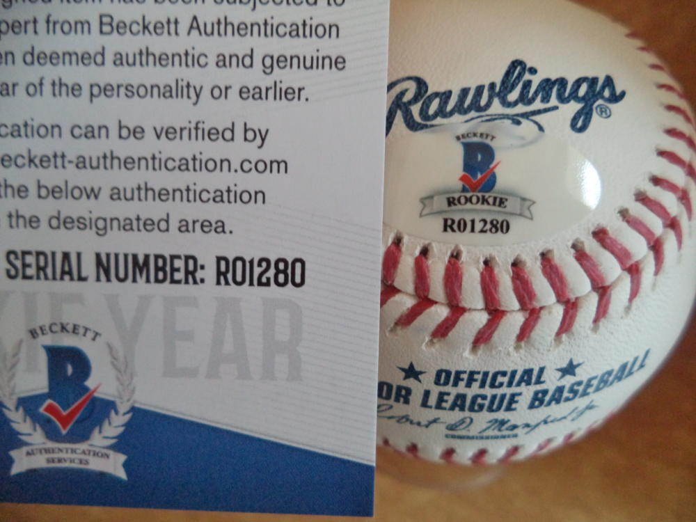 AUSTIN MEADOWS DETROIT TIGERS ROOKIE YEAR SIGNED ML BASEBALL BECKETT R01280