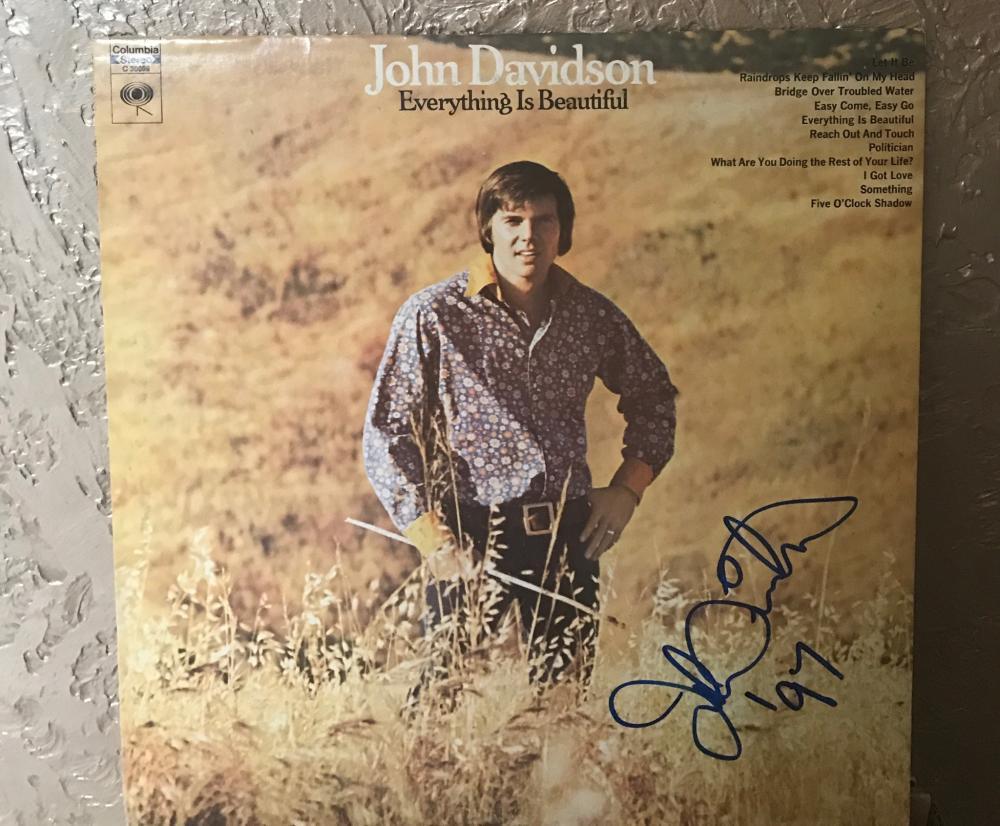 JOHN  DAVIDSON  EVERYTHING  IS BEAUTIFUL  SIGNED AUTO   1997 VINYL RECORD W/COA