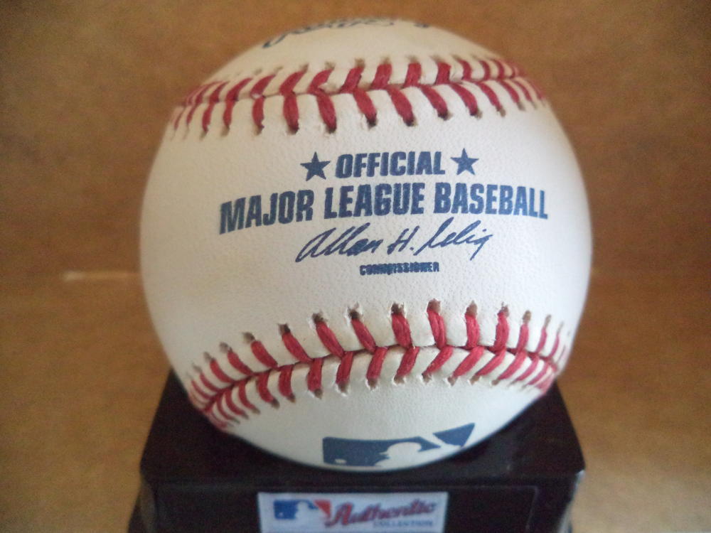 FREDDIE BYNUM ORIOLES/CUBS SIGNED AUTOGRAPHED M.L. BASEBALL TOPPS HOLOGRAM