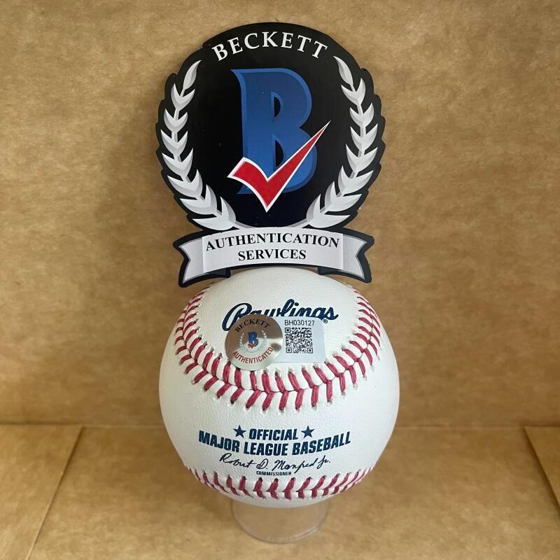 DOUG CORBETTT 1980-82 SIGNED AUTO M.L .BASEBALL BECKETT AUTHENTICATED