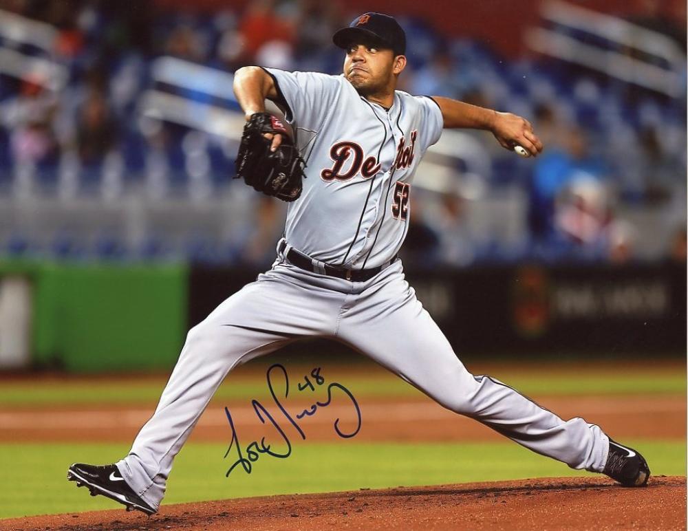 JOSE ALVAREZ DETROIT TIGERS PITCHING SIGNED 8X10 PHOTO W/COA