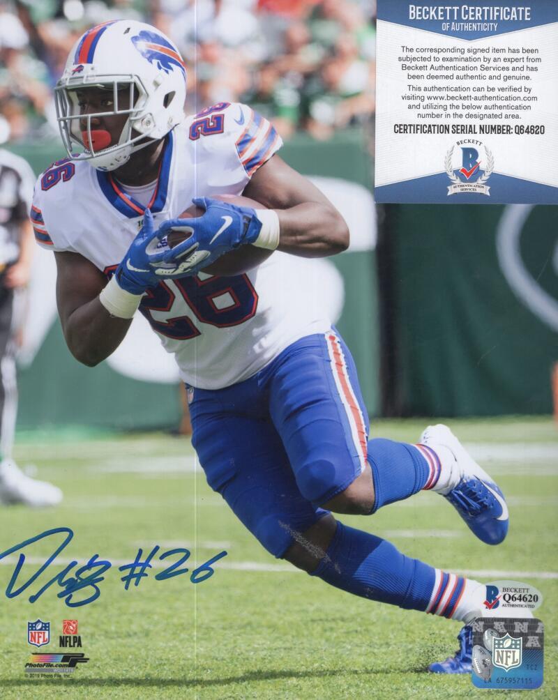 DEVIN SINGLETARY BUFFALO BILLS SIGNED AUTOGRAPHED 8X10 PHOTO BECKETT Q64620