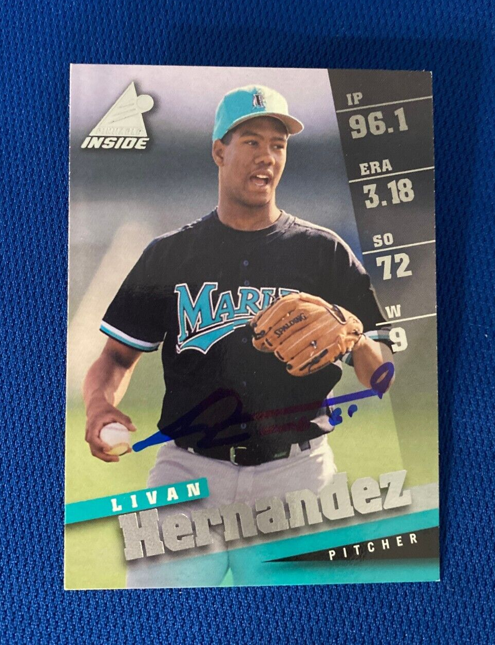 1998 PINNACLE INSIDE LIVAN HERNANDEZ FL MARLINS AUTOGRAPH SIGNED CARD #61 COA *