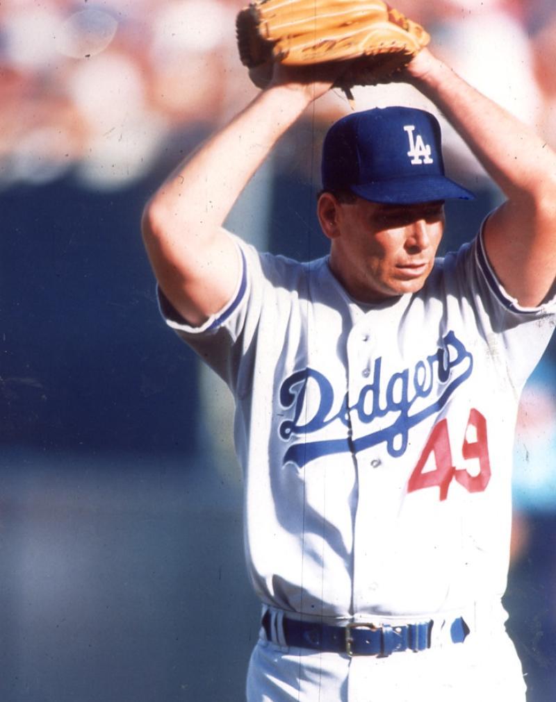 TOM CANDIOTTI  DODGERS UNSIGNED 8X10 PHOTO