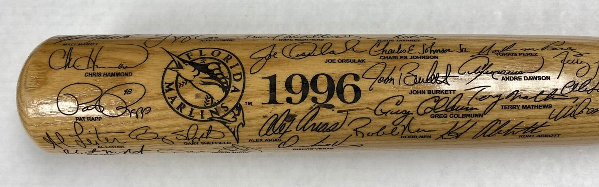 1996 HEAVY HITTER FLORIDA MARLINS TEAM SIGNED LIMITED EDITION BAT W/BOX