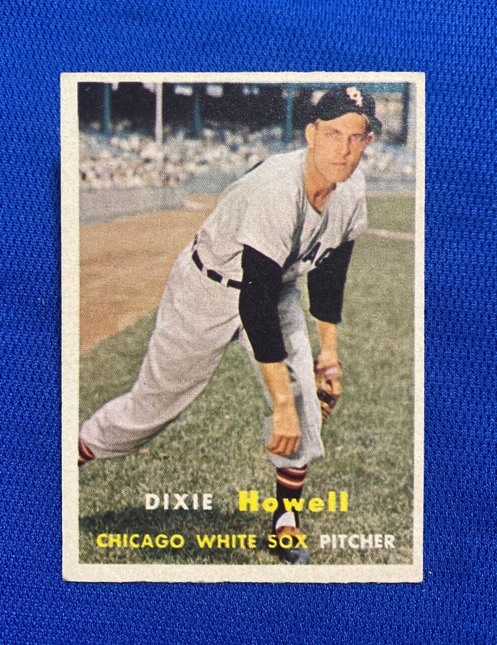 1957 TOPPS DIXIE HOWELL CHICAGO WHITE SOX #221 CARD VINTAGE SET-BREAK