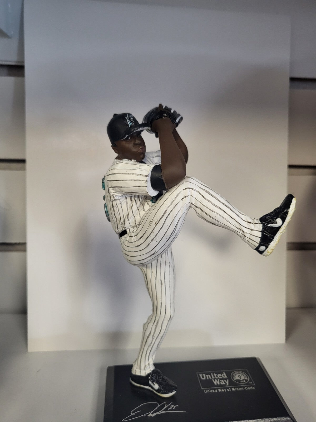 DONTRELLE WILLIS FL MARLINS COLLECTIBLE STATUE MATCH-UP RARE L@@K