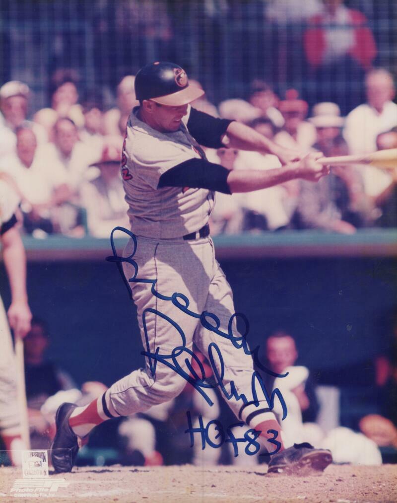 BROOKS ROBINSON ORIOLES HOF 83    SIGNED AUTOGRAPHED 8X10 PHOTO W/ COA