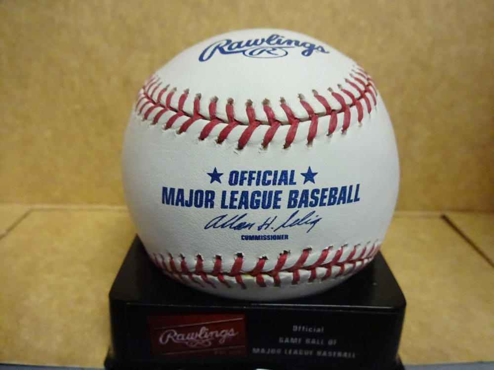 JUSTIN MAXWELL ROYALS/GIANTS SIGNED M.L BASEBALL W/COA