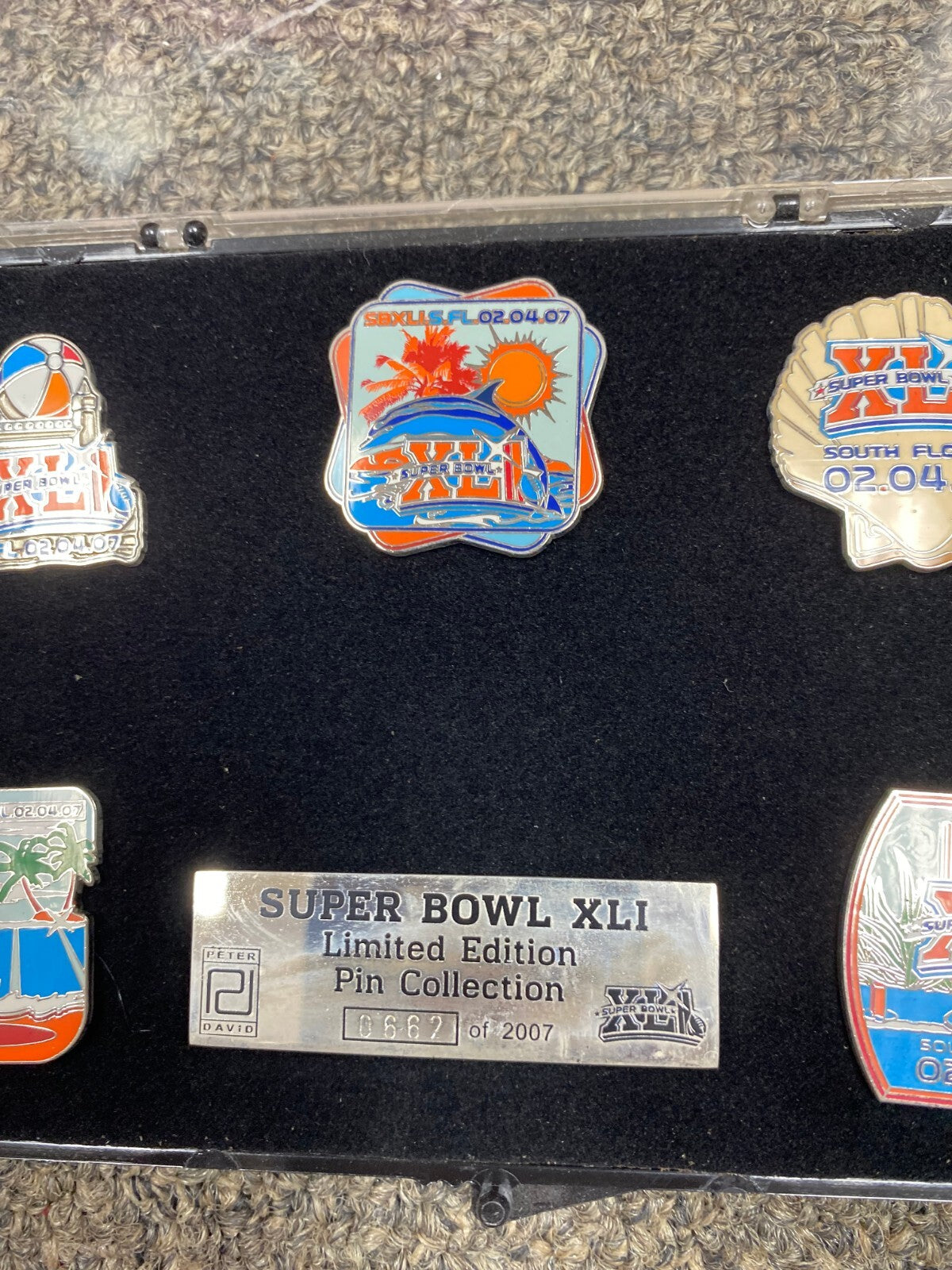6PC PIN SET SUPER BOWL XLI FOOTBALL PIN COLLECTION W/CASE