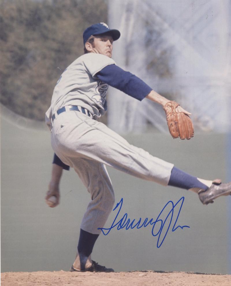 TOMMY JOHN CHICAGO WHITE SOX ACTION SIGNED AUTOGRAPHED 8X10 PHOTO W/COA