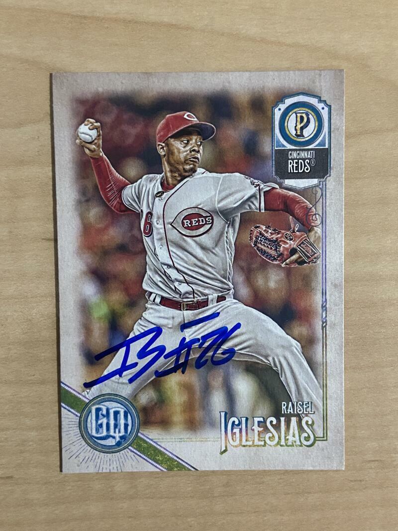RAISEL IGLESIAS CINCINNATI REDS SIGNED 2018 TOPPS GYPSY QUEEN CARD #272 W/COA