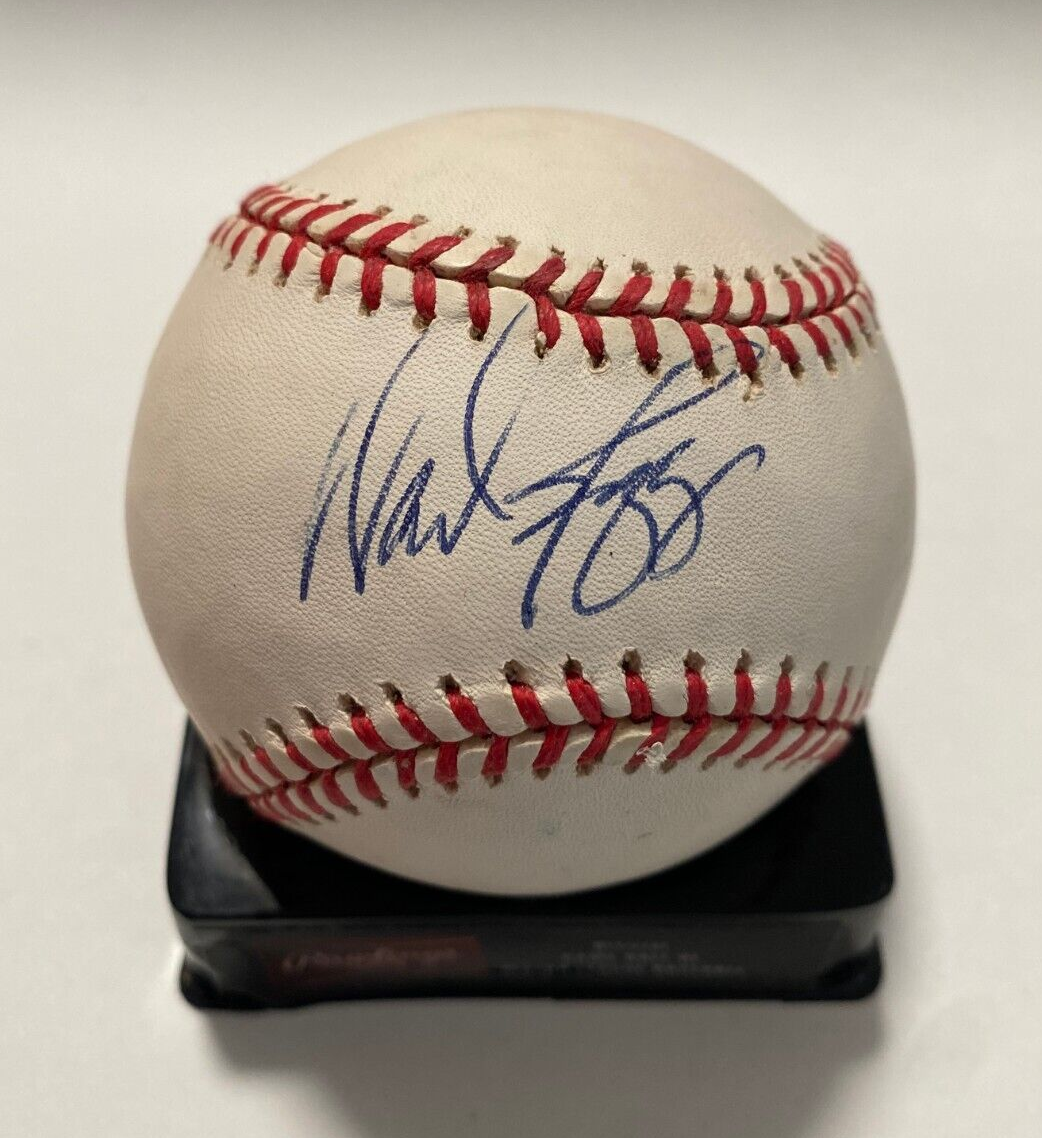 WADE BOGGS YANKEES/RED SOX SIGNED AUTOGRAPHED A.L. BASEBALL BECKETT