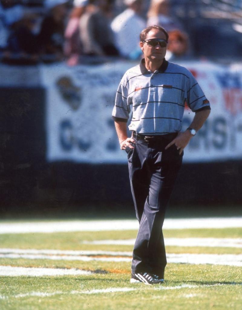 DAVID SHULA CINCINNATI BENGALS UNSIGNED HEAD COACH 8X10 PHOTO