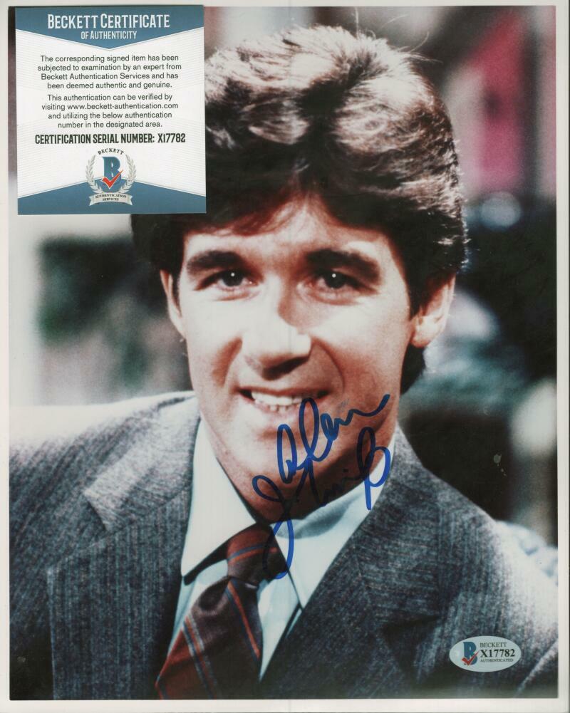 ALAN THICKE GROWING PAINS DECEASED  SIGNED 8X10 PHOTO BECKETT X17782