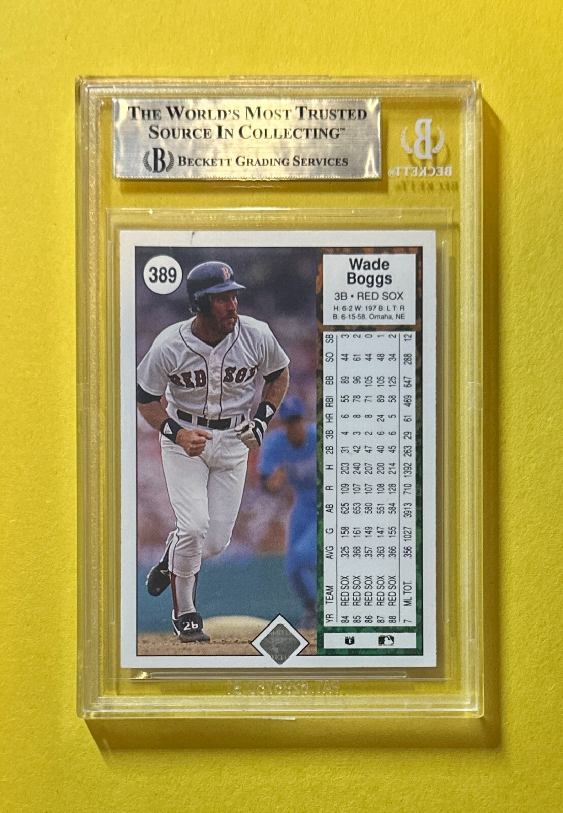 1989 UPPER DECK WADE BOGGS #389 BECKETT AUTH SIGNED AUTOGRAPHED CARD RED SOX