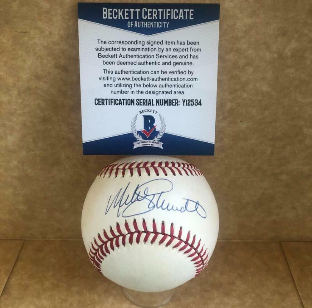 MIKE SCHMIDT PHILADELPHIA PHILLIES SIGNED AUTO VINTAGE N.L. BASEBALL BECKETT Y12