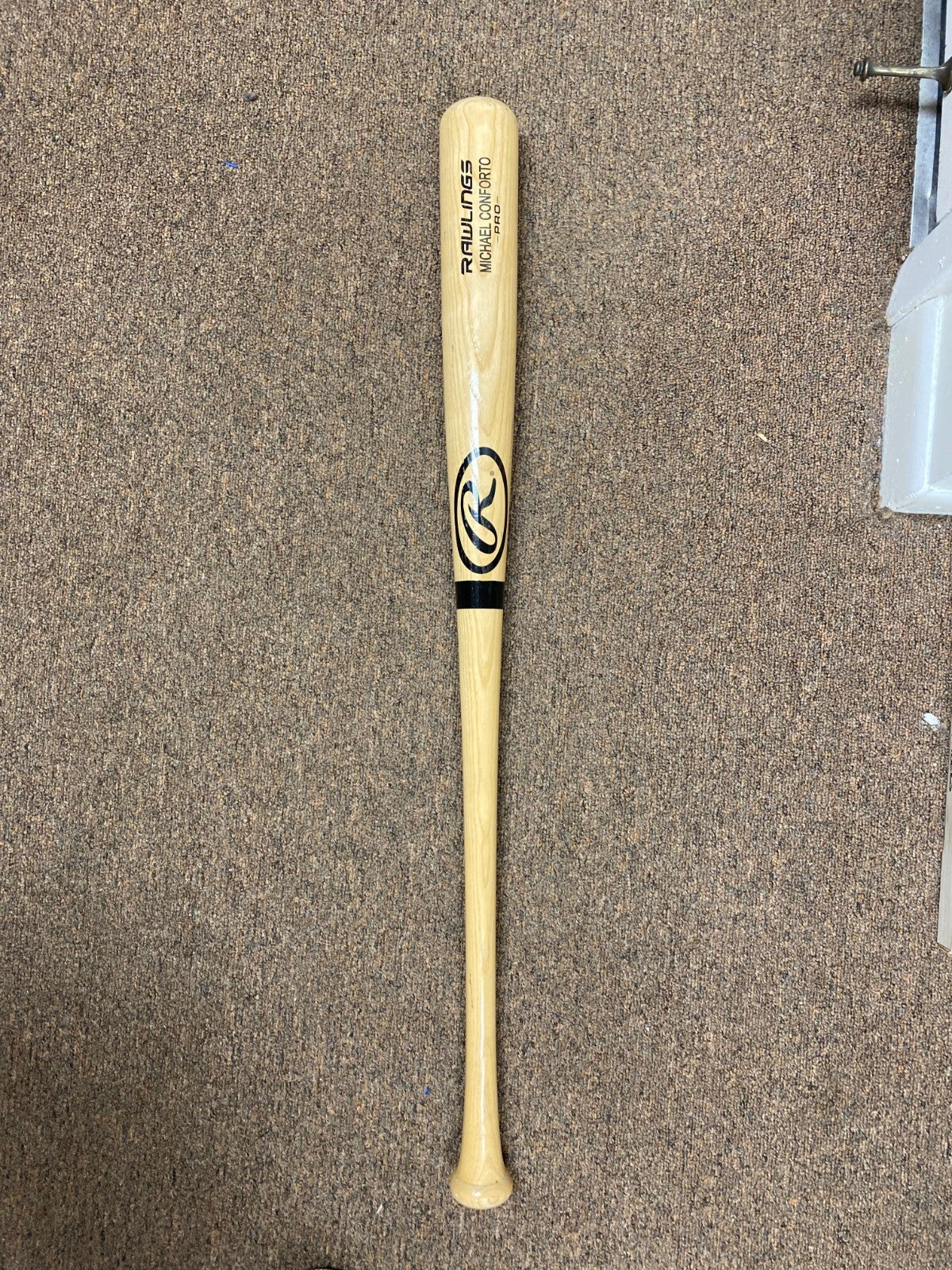 MICHAEL CONFORTO SAN FRANCISCO GIANTS UNSIGNED RAWLINGS PRO ENGRAVED NATURAL BAT