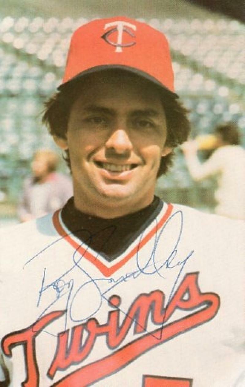 ROY SMALLEY MINNESOTA TWINS SIGNED 4X6 POSTCARD W/ COA