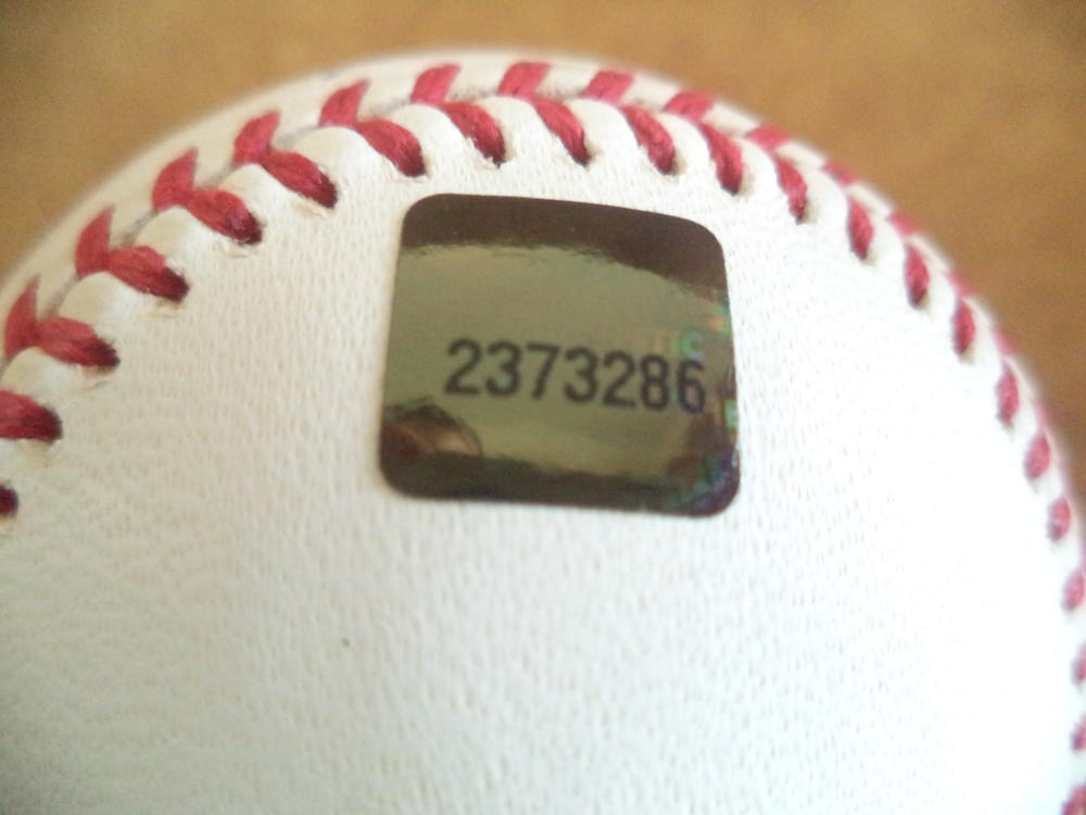 FREDDIE BYNUM ORIOLES/CUBS SIGNED AUTOGRAPHED M.L. BASEBALL TOPPS HOLOGRAM