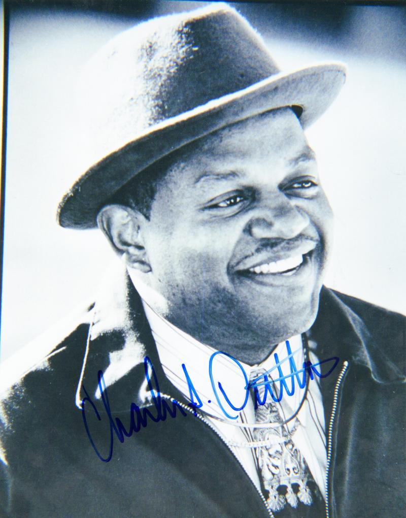 CHARLES DUTTON ACTOR B/W SIGNED AUTOGRAPHED 8X10 PHOTO W/ COA