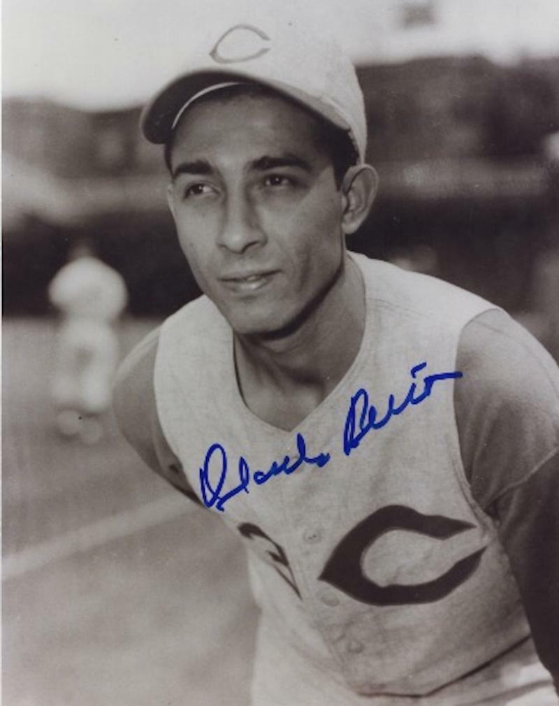 ORLANDO PENA CINCINNATI REDS SIGNED AUTOGRAPHED 8X10 PHOTO W/ COA