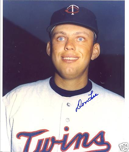 DON  LEE  MINNESOTA  TWINS    SIGNED 8X10