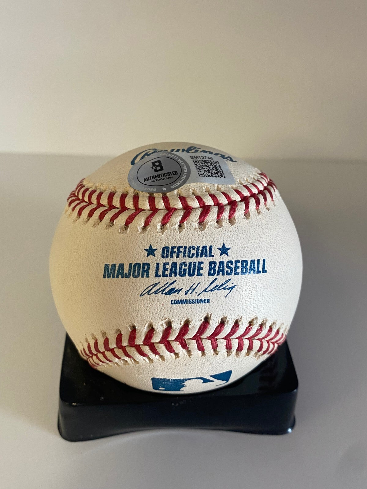 HAL MCCOY SPORTSWRITER SPINK AWARD SIGNED AUTOGRAPHED M.L. BASEBALL BECKETT AUTH