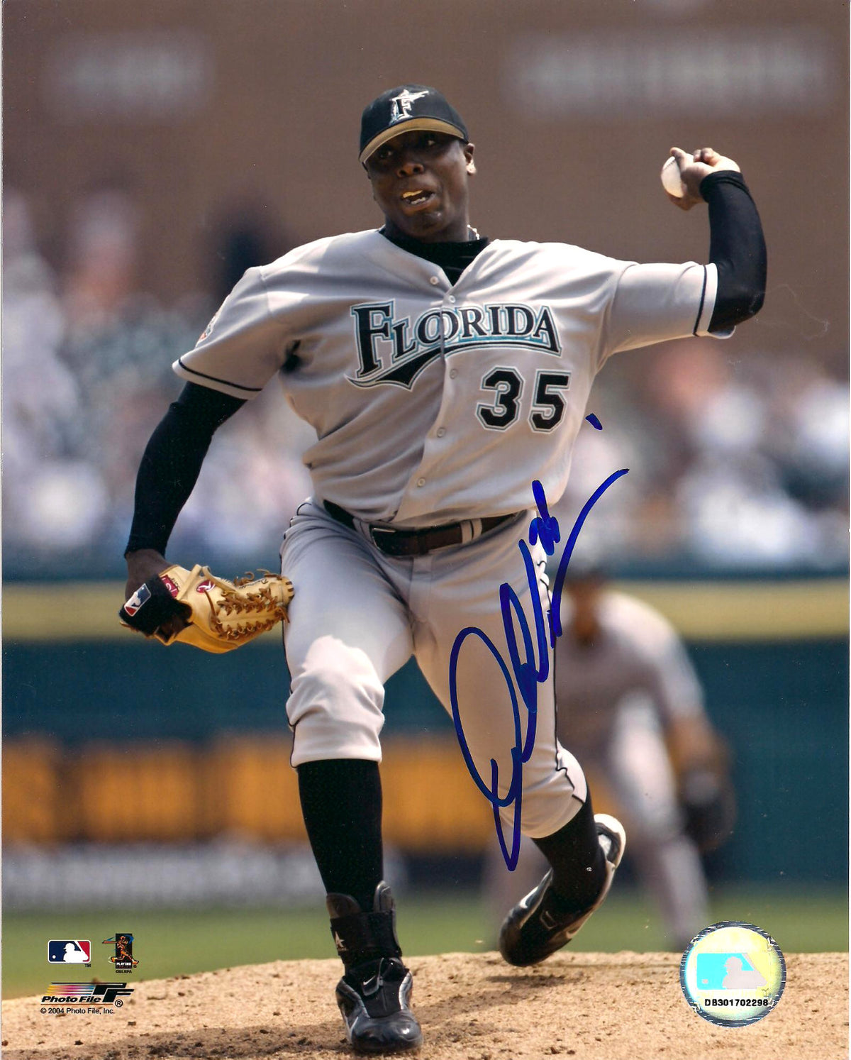 DONTRELLE WILLIS FLORIDA MARLINS AUTOGRAPHED SIGNED 8X10 PHOTO W/COA