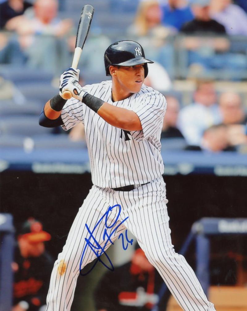 YANGERVIS SOLARTE NEW YORK YANKEES SIGNED AUTOGRAPHED 8X10 PHOTO W/COA