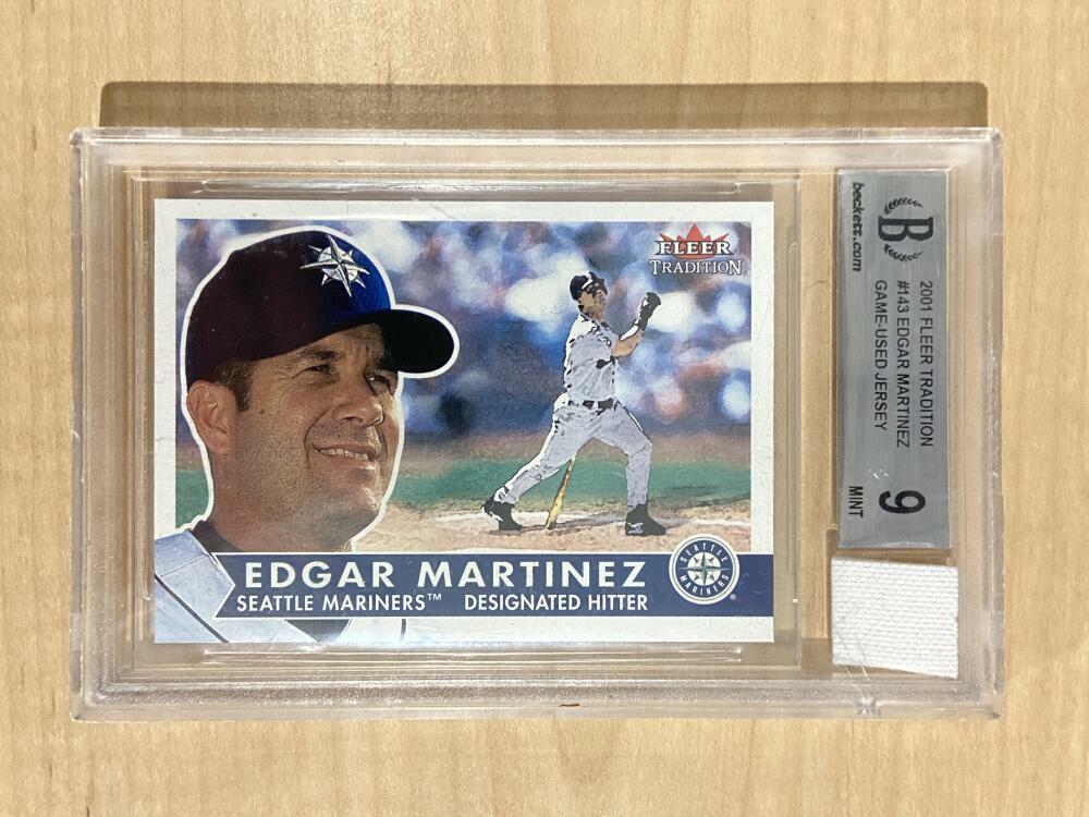 2001 FLEER TRADITION #143 EDGAR MARTINEZ BECKETT MINT 9 