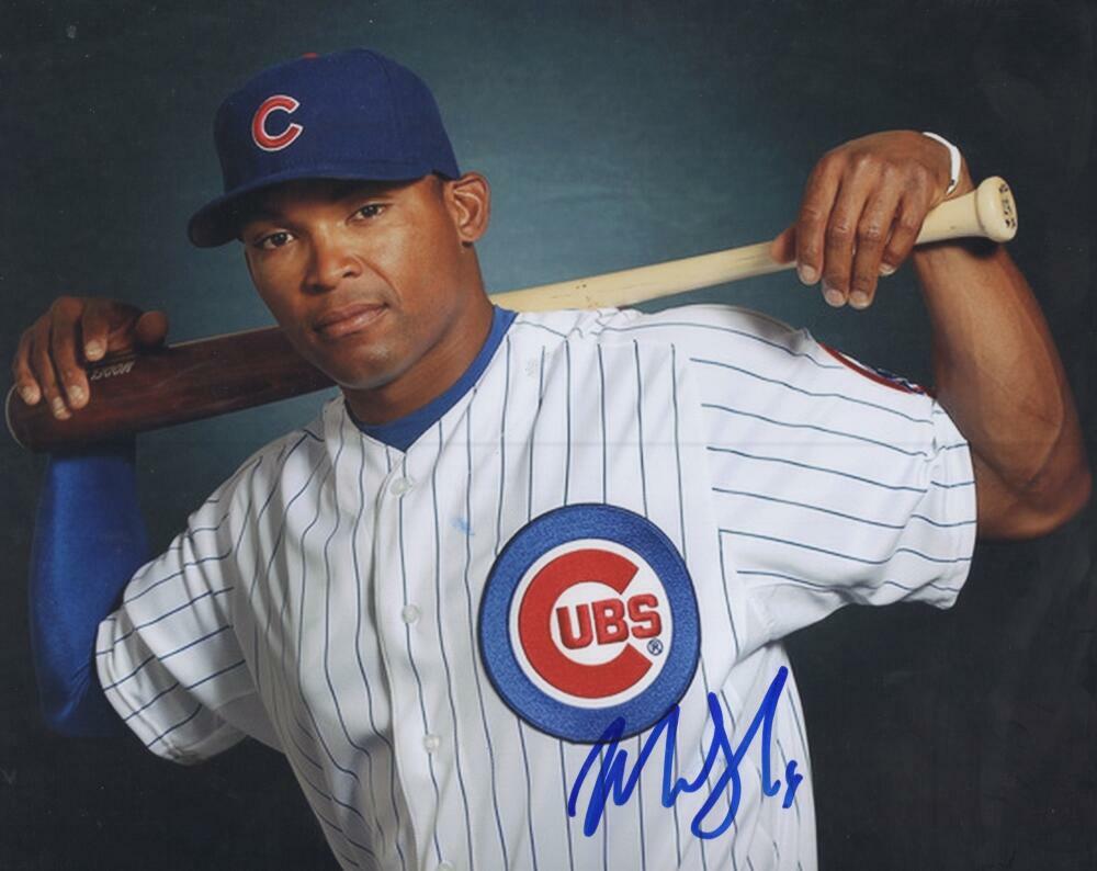 MARLON BYRD CHICAGO CUBS SIGNED AUTOGRAPHED 8X10 PHOTO W/ COA