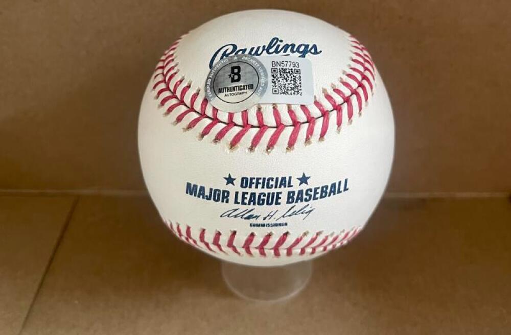 BUD SELIG MLB COMMISSIONER SIGNED AUTOGRAPHED M.L. BASEBALL BECKETT AUTH