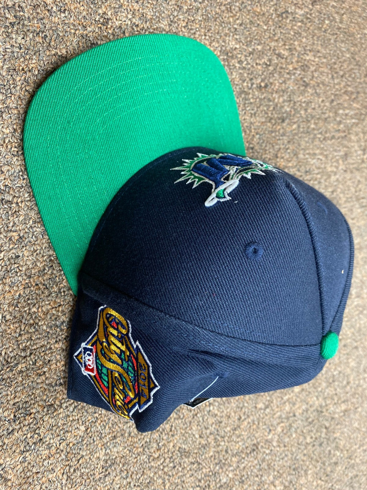 TWNTY TWO MIAMI FLORIDA TEAM LOGO SNAP BACK HAT ADULT SIZE NEW RARE L@@K