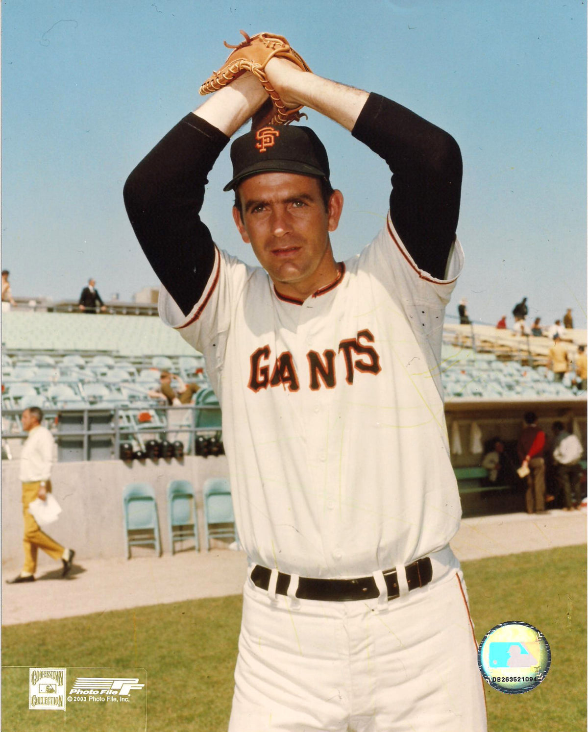 GAYLORD PERRY SAN FRANCISCO GIANTS UNSIGNED 8X10 PHOTO
