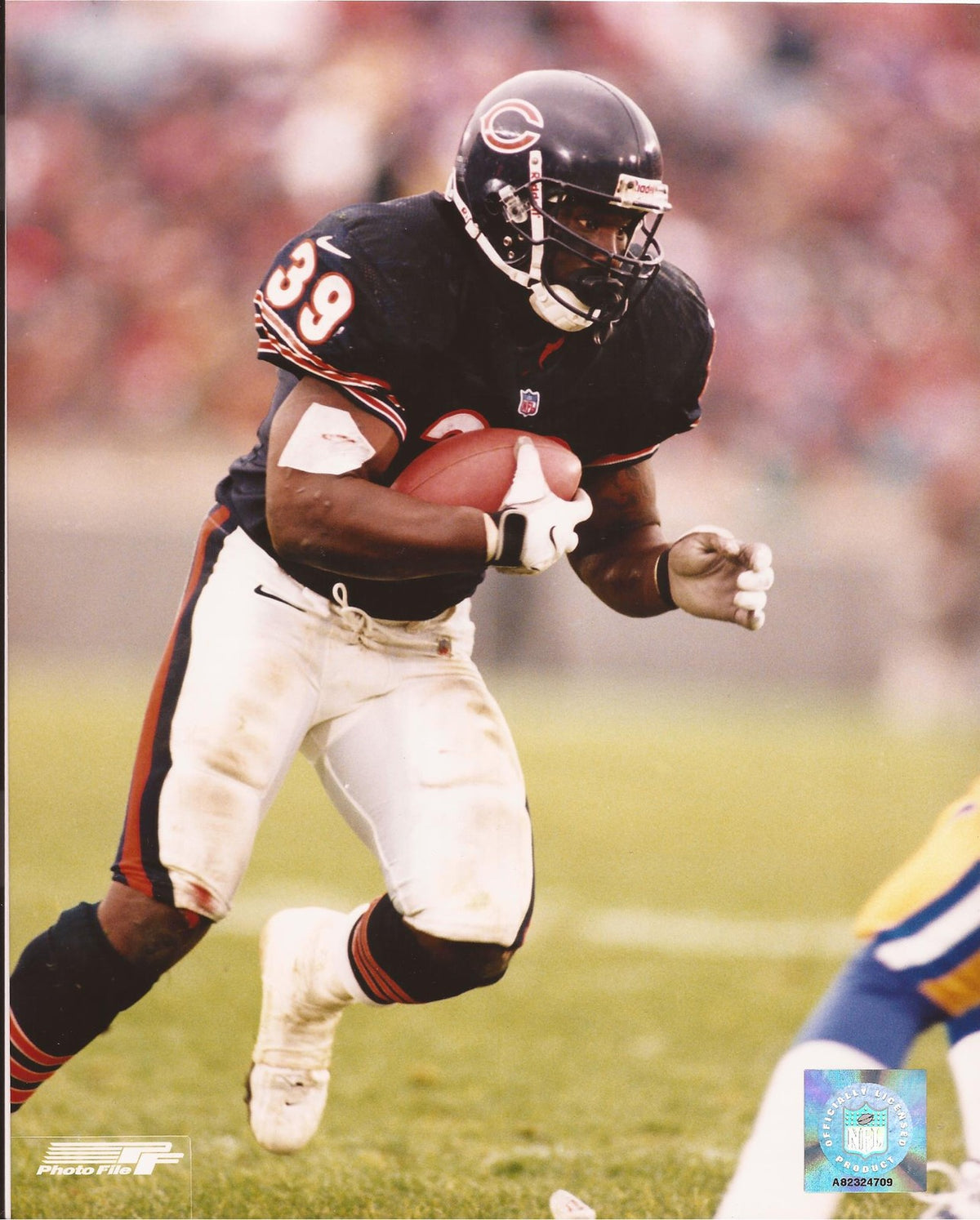 CURTIS ENIS NFL CHICAGO BEARS ACTION UNSIGNED 8X10 PHOTO