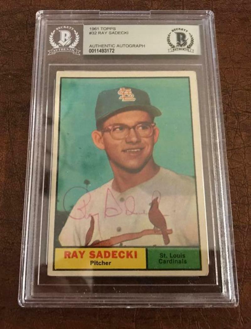 1961 TOPPS RAY SADECKI DECEASED CARDINALS SIGNED CARD BECKETT AUTOGRAPH