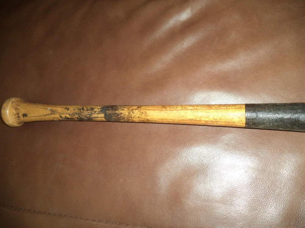 ALEX ARIAS SEATTLE MARINERS GAME USED LOUISVILLE SLUGGER BAT 