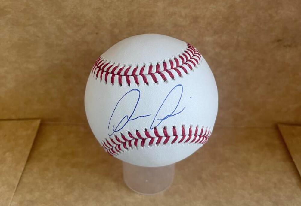 LUIS MEDINA NEW YORK YANKEES SIGNED AUTOGRAPHED M.L. BASEBALL PSA IC20323