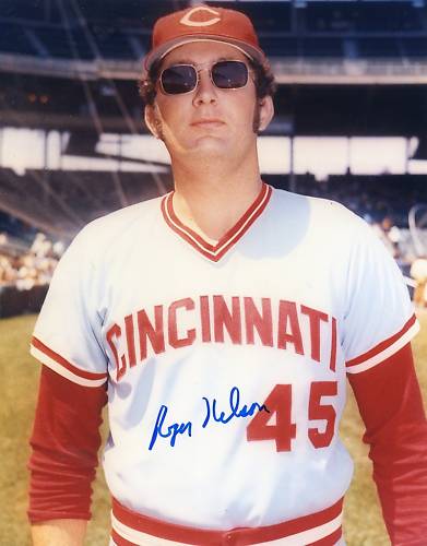ROGER  NELSON  CINCINNATI  REDS    SIGNED 8X10