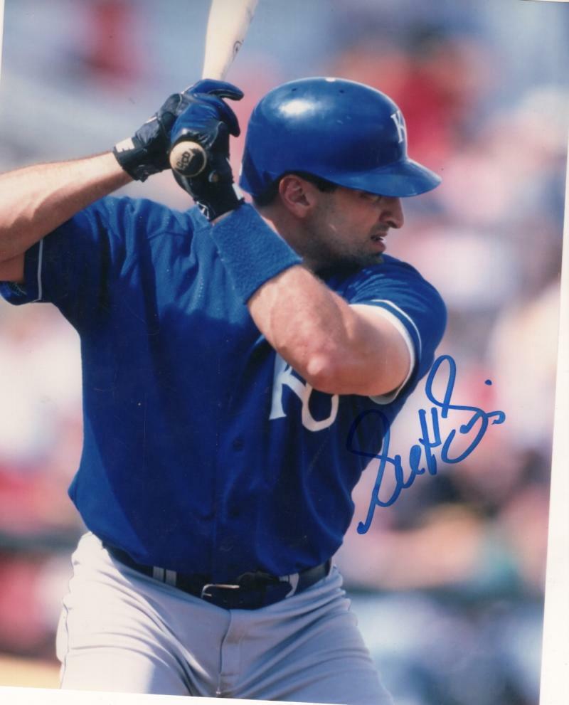 SCOTT LEIUS KANSAS CITY ROYALS SIGNED AUTOGRAPHED 8X10 PHOTO W/COA