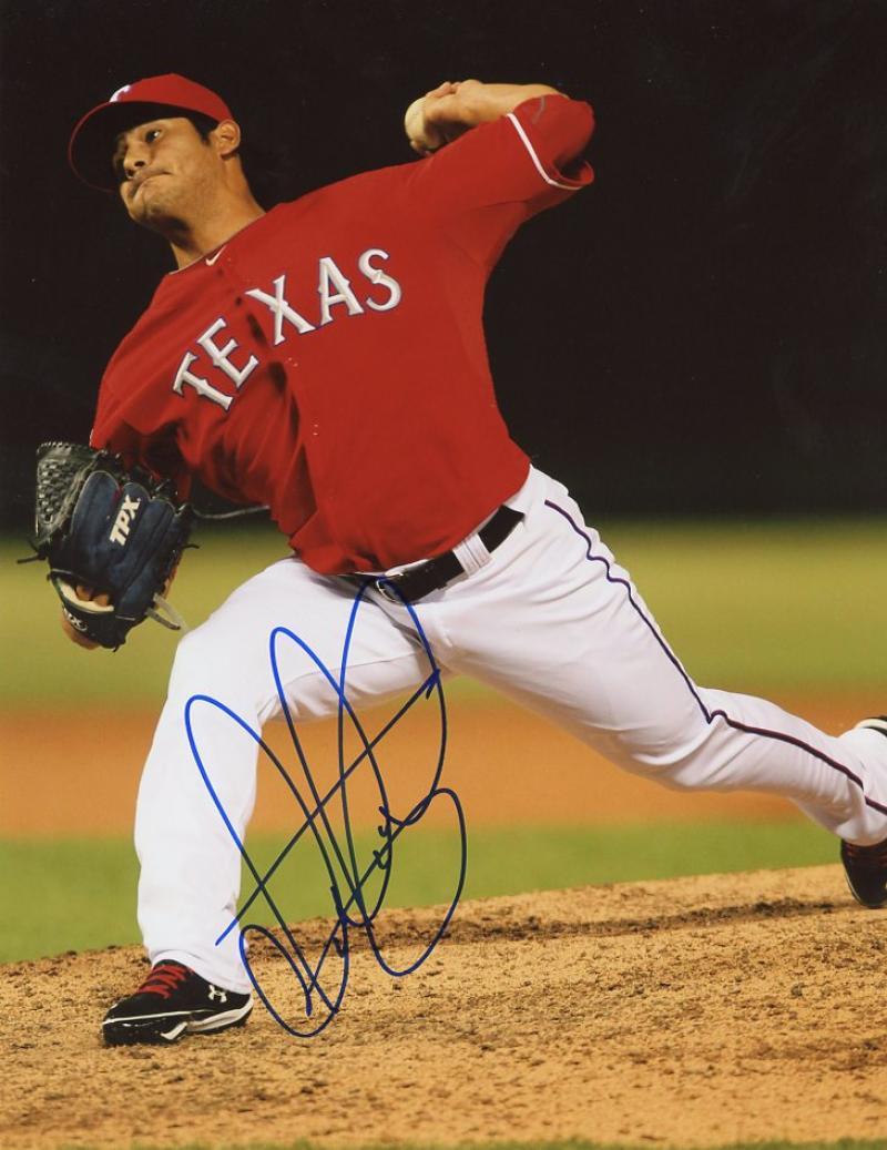 MARTIN PEREZ ON MOUND TEXAS RANGERS SIGNED 8X10 PHOTO W/COA
