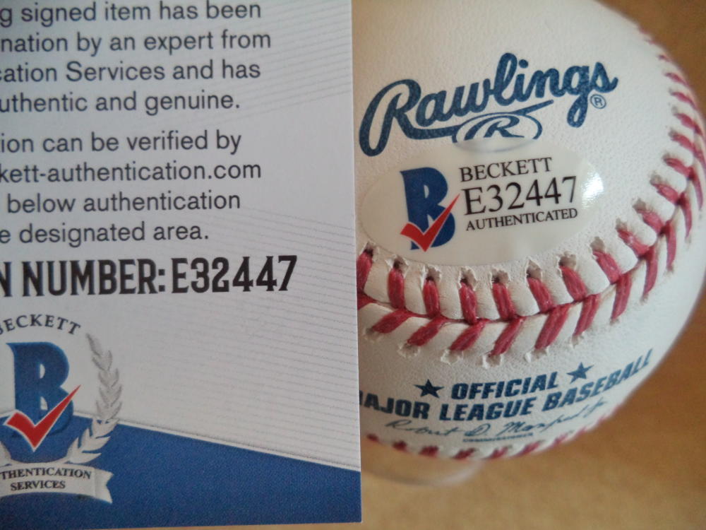MARCO GONZALES SEATTLE MARINERS SIGNED AUTO M.L. BASEBALL BECKETT E32447