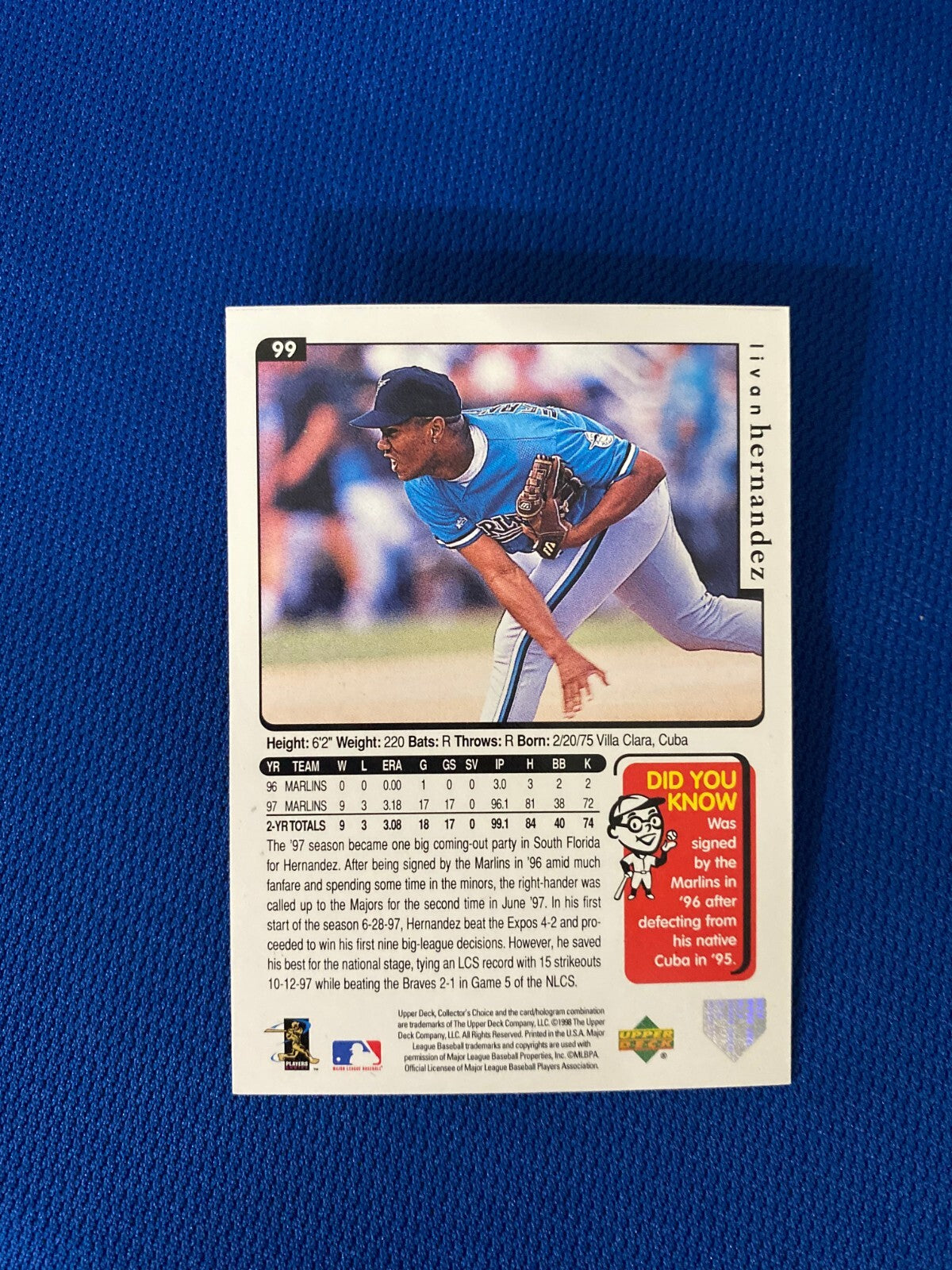 1998 UD COLLECTORS CHOICE LIVAN HERNANDEZ MARLINS AUTO SIGNED CARD #99 W/COA *