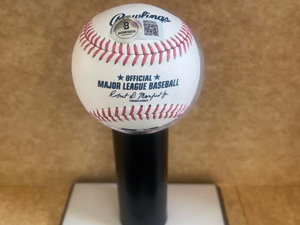 BOB BEAMON 68 GOLD OLYMPICS SIGNED AUTOGRAPHED M.L. BASEBALL BECKETT AUTH