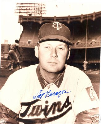 HAL NARAGAN (B/W) MINNESOTA TWINS SIGNED 8X10 PHOTO COA