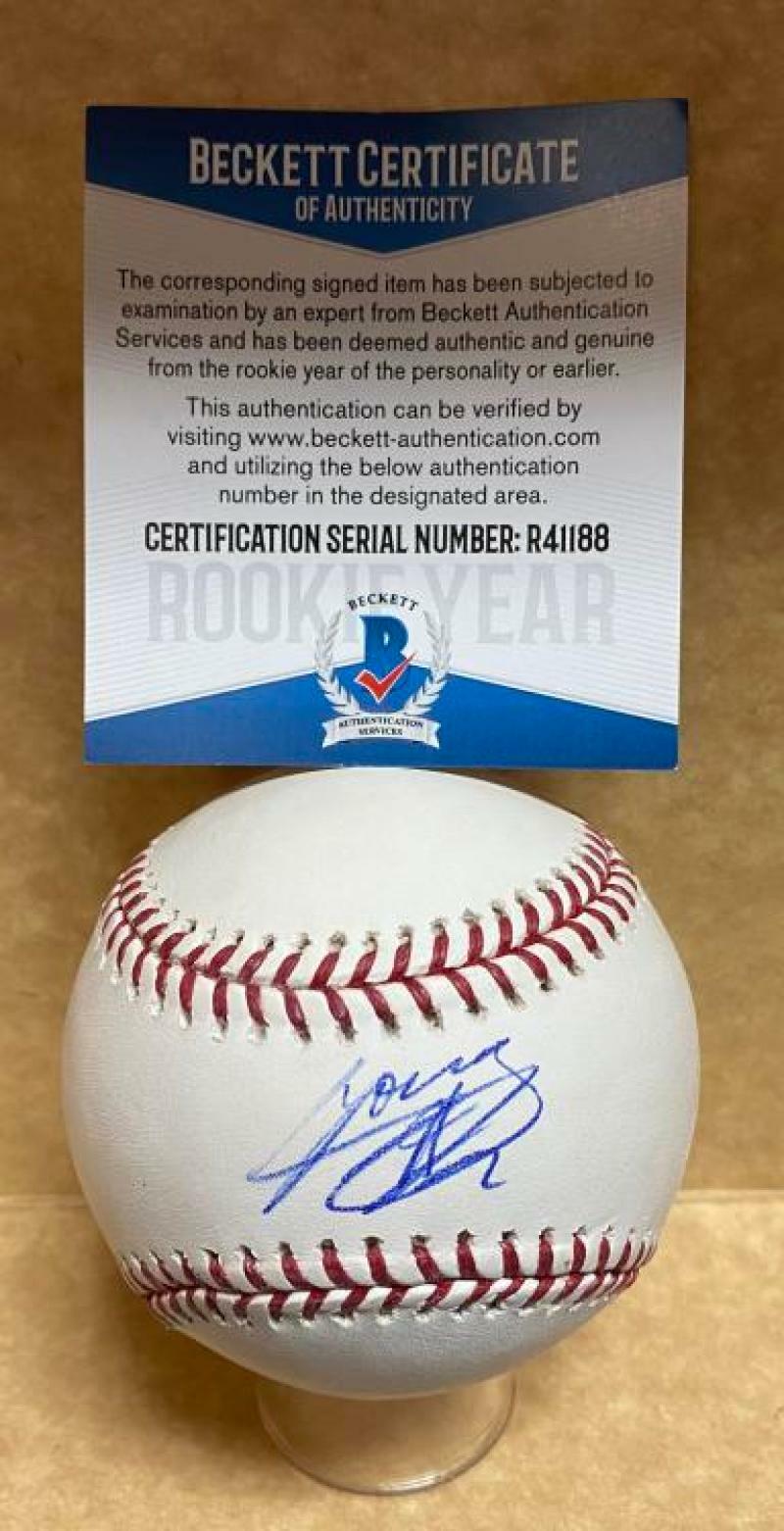 CHAVEZ YOUNG TORONTO BLUE JAYS ROOKIE YEAR SIGNED AUTO BASEBALL BECKETT R41188