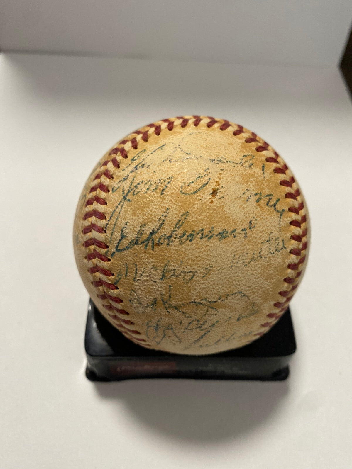 1954 NEW YORK YANKEES TEAM SIGNED AUTOGRAPHED BASEBALL BECKETT LOA MANTLE BERRA
